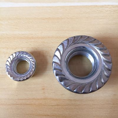 Beschikbaar monster M20 M16 Din6923 Direct bevestigingsmiddel koolstof-roestvrij staal hexflensnoot