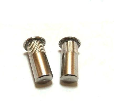 1-35 Pitch Zink Finish Carbon Steel Roestvrij staal Rivet Nuts voor duurzame bevestiging