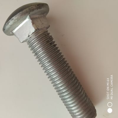 Warm gedompeld gegalvaniseerd ronde hoofdbeveiligingsrail Splice Bolt en moer met ANSI-standaard